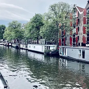 Bed & Breakfast Houseboat Bonnie